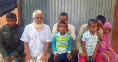 গান ছেড়ে ভিক্ষার নির্দেশ, ভয়ে রোজগার বন্ধ অন্ধ হেলালের