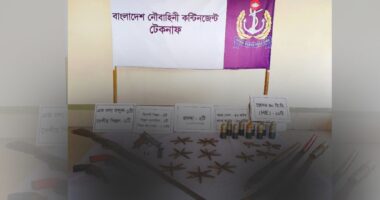টেকনাফে নৌবাহিনীর অভিযানে বিপুল পরিমাণ দেশি-বিদেশি আ'গ্নেয়া'স্ত্র উদ্ধার