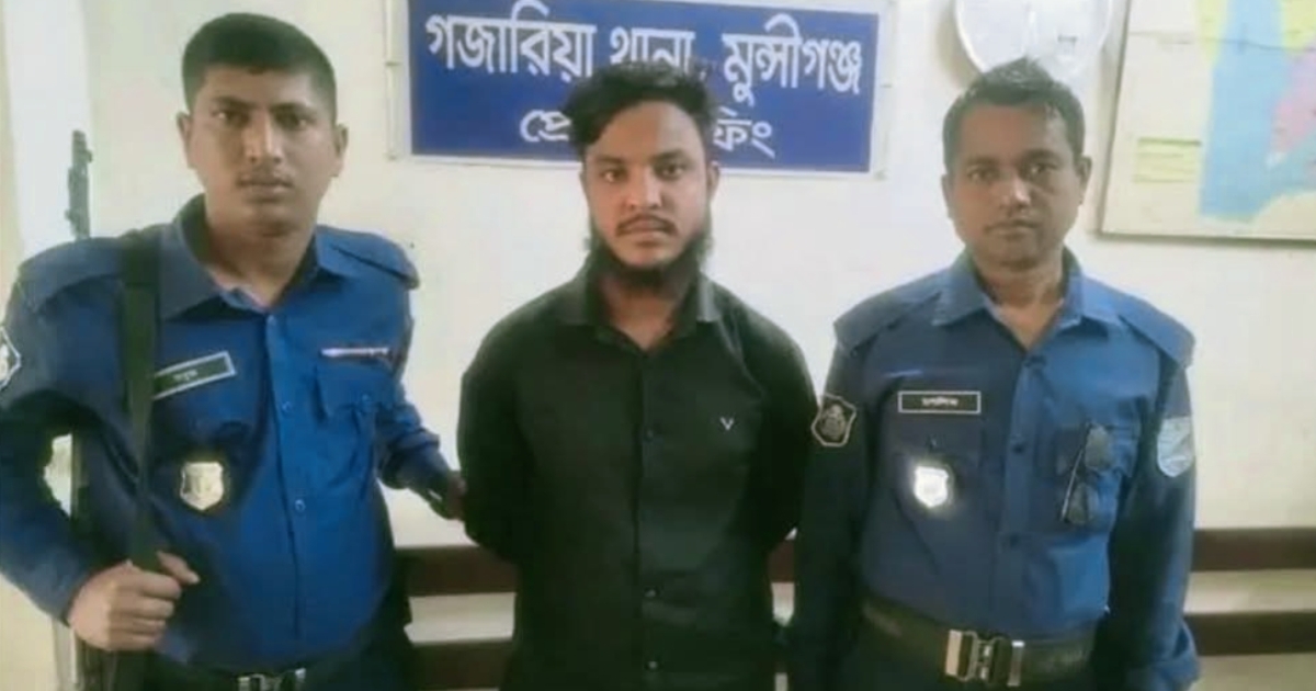 গজারিয়ার গুয়াগাছিয়ায় টানা দ্বিতীয় দিনের অভিযান, নৌ ডাকাতদের তথ্যদাতা আটক