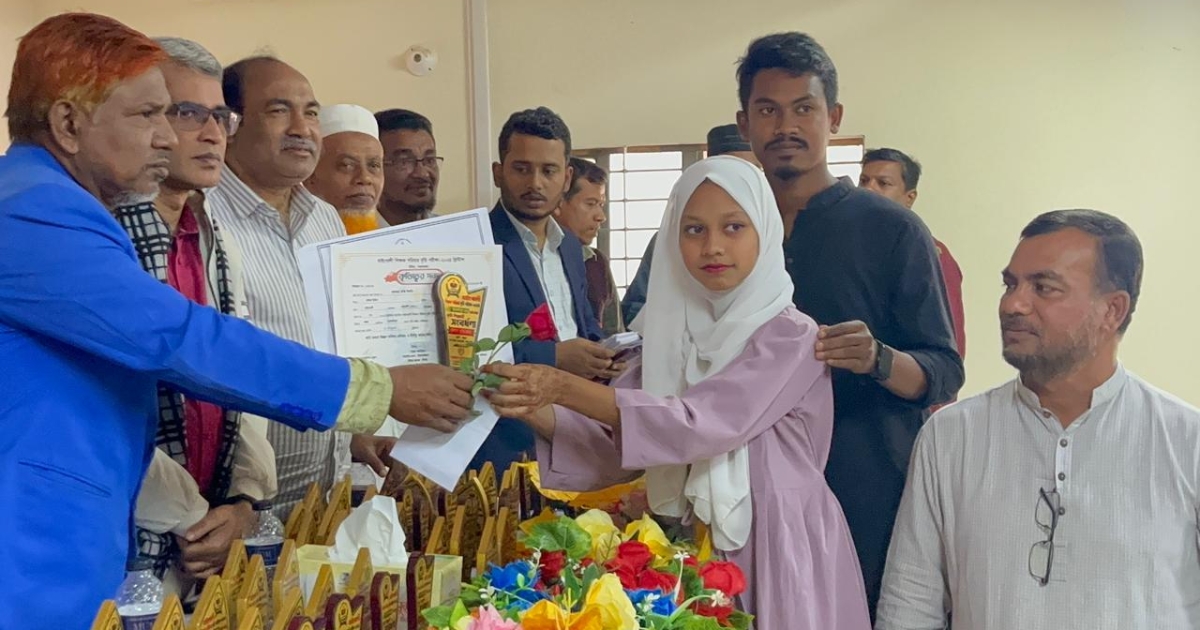 উখিয়ার থাইংখালীতে মেধাবী শিক্ষার্থী ও সুপারিশপ্রাপ্ত শিক্ষকদের সংবর্ধনা