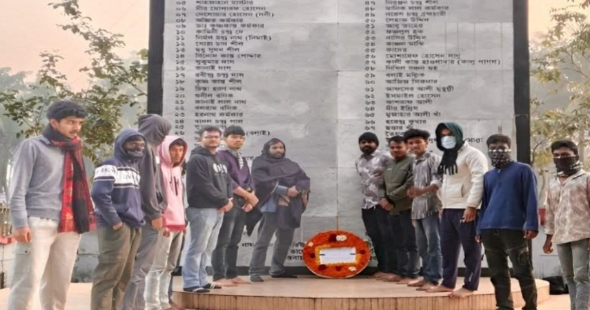 বিজয় দিবসে বরগুনায় নিষিদ্ধ সংগঠন ছাত্রলীগের শহীদ বেদিতে পুষ্পস্তবক অর্পণ, তদন্তে পুলিশ