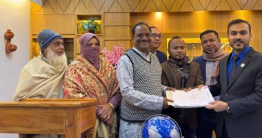 গাজীপুর-৫ আসনে জনতার দলের প্রার্থী আজম খানের মনোনয়ন দাখিল