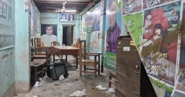 ভোলায় বিজেপির কার্যালয় লক্ষ্য করে ককটেল বিস্ফোরণ-ভাঙচুর, পুলিশের ফাঁকা গুলি