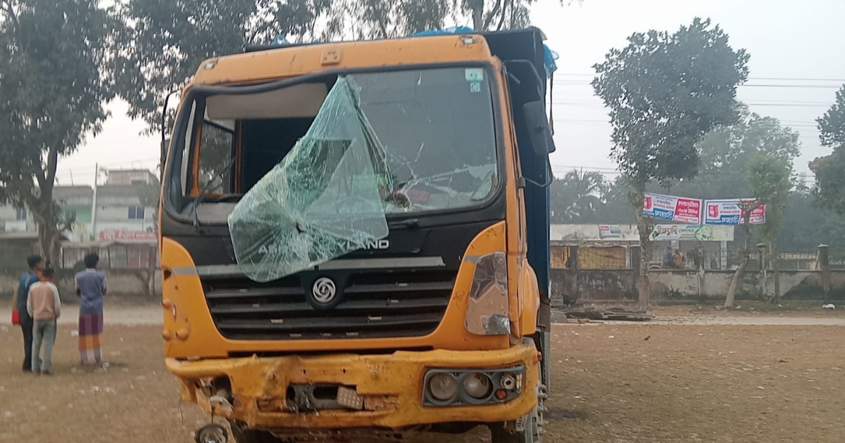ধামইরহাটে ড্রাম ট্রাকের চাকায় পিষ্ট হয়ে অজ্ঞাত নারীর মৃত্যু