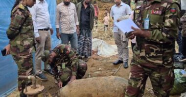 দ্বিতীয় বিশ্বযুদ্ধের অবিস্ফোরিত বোমা: ১০ বছর ধরে বোমার ওপরেই চলেছে কাপড় ধোয়ার কাজ