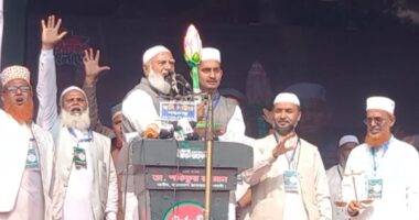 সারজিসের হাতে শাপলা কলি তুলে দিলেন জামায়াত আমির ডা. শফিকুর রহমান