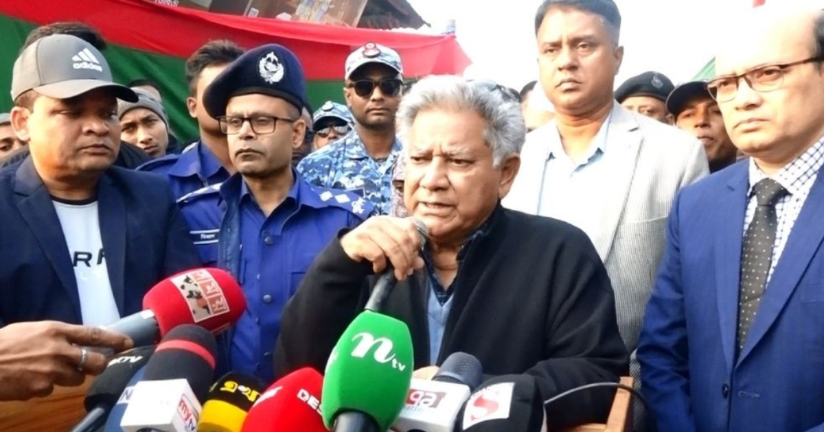 হাদির খুনিরা যদি দেশের বাহিরেও পালিয়ে থাকে, তাদের খুঁজে বের করে আনা হবে : উপদেষ্টা সাখাওয়াত হোসেন