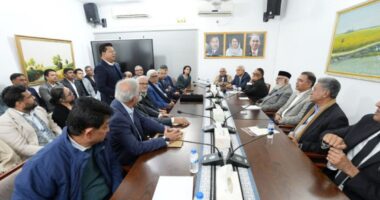 দেশের শীর্ষ ব্যবসায়ী ও শিল্প উদ্যোক্তাদের সঙ্গে তারেক রহমানের বৈঠক