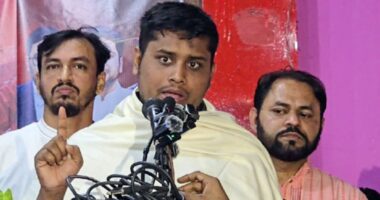 জুলাই বিপ্লবীদের কণ্ঠরোধে গভীর ষড়যন্ত্র চলছে, রাষ্ট্রযন্ত্র ও আইনশৃঙ্খলা বাহিনী বিরুদ্ধে অবস্থান নিয়েছে : হাসনাত