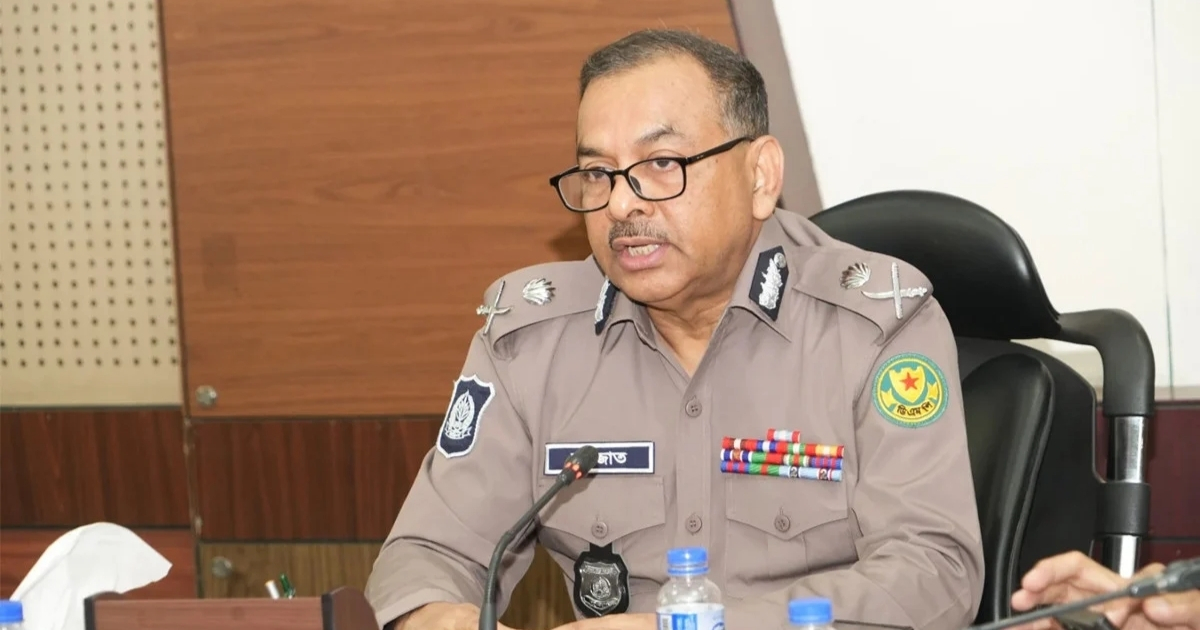 দল-মতের ঊর্ধ্বে থেকে ত্রুটিবিহীন নির্বাচন উপহার দিতে হবে : ডিএমপি কমিশনার