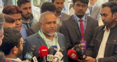 জনগণের ম্যান্ডেট পেয়ে সরকার গঠন করলে শুধু দল থেকে নয়, দেশের মানুষ থেকে মন্ত্রী বানানো হবে : ডা. তাহের