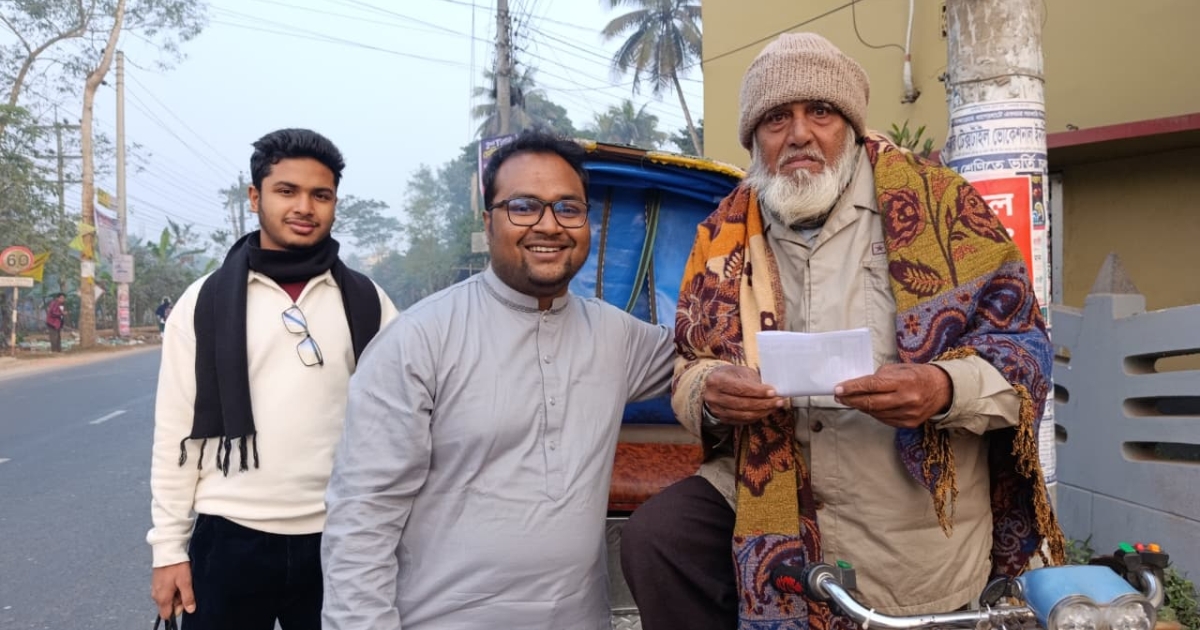 ফজরের নামাজের পর ধানের শীষের পক্ষে গণসংযোগে জেলা ছাত্রদলের সভাপতি প্রার্থী শেখ আল মামুন