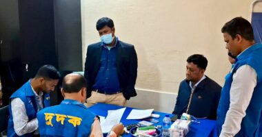 অনিয়ম-দুর্নীতির অভিযোগে দুর্গাপুর সরকারি হাসপাতালে দুদকের হানা