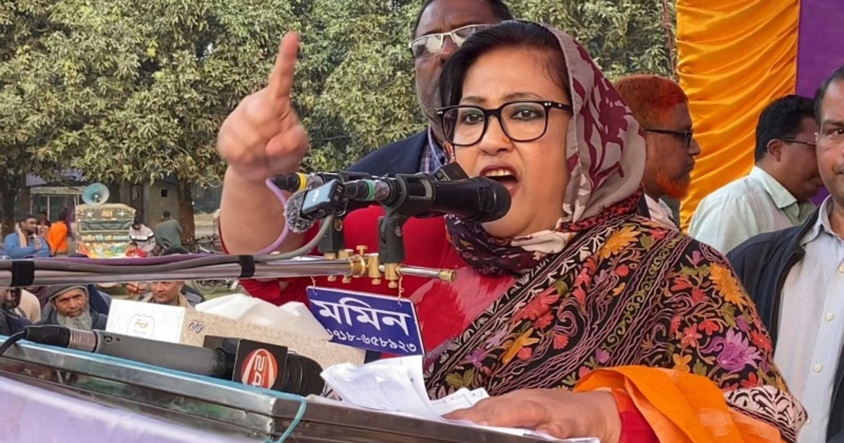 ‘নির্বাচনের আগে জামায়াতের কেউ ভোট চাইতে বাসায় গেলে ৯৯৯ এ কল দিয়ে ধরিয়ে দিন’ : পাপিয়া