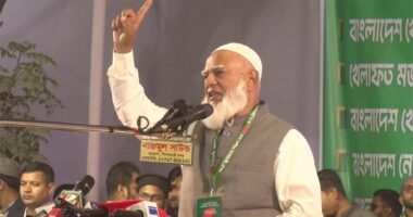 আমরা জাতির সমস্ত মানুষের মুক্তির চিন্তা করি, দলীয় কর্মীদের পেট ভরার জন্য রাজনীতি করি না : জামায়াত আমির