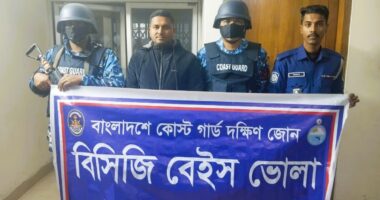 কোস্ট গার্ড–পুলিশের যৌথ অভিযানে আওয়ামী লীগ নেতা সাদ্দাম হোসেন আটক