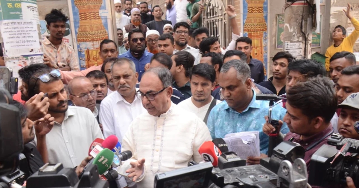 নাসীরুদ্দীন পাটওয়ারী ‘সস্তা জনপ্রিয়তা’ পাওয়ার চেষ্টা করছে : মির্জা আব্বাস