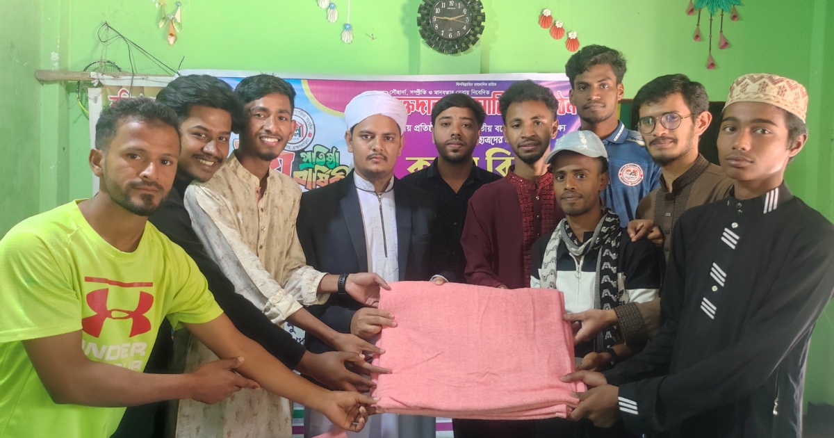 পল্লী রক্তদান ও সামাজিক সংগঠন এর প্রতিষ্ঠা বার্ষিকীতে মাদ্রাসায় কম্বল বিতরণ