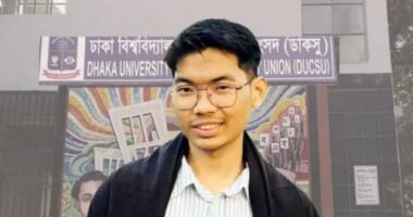 ডাকসুর সদস্য পদ ছাড়ছেন না সর্বমিত্র চাকমা