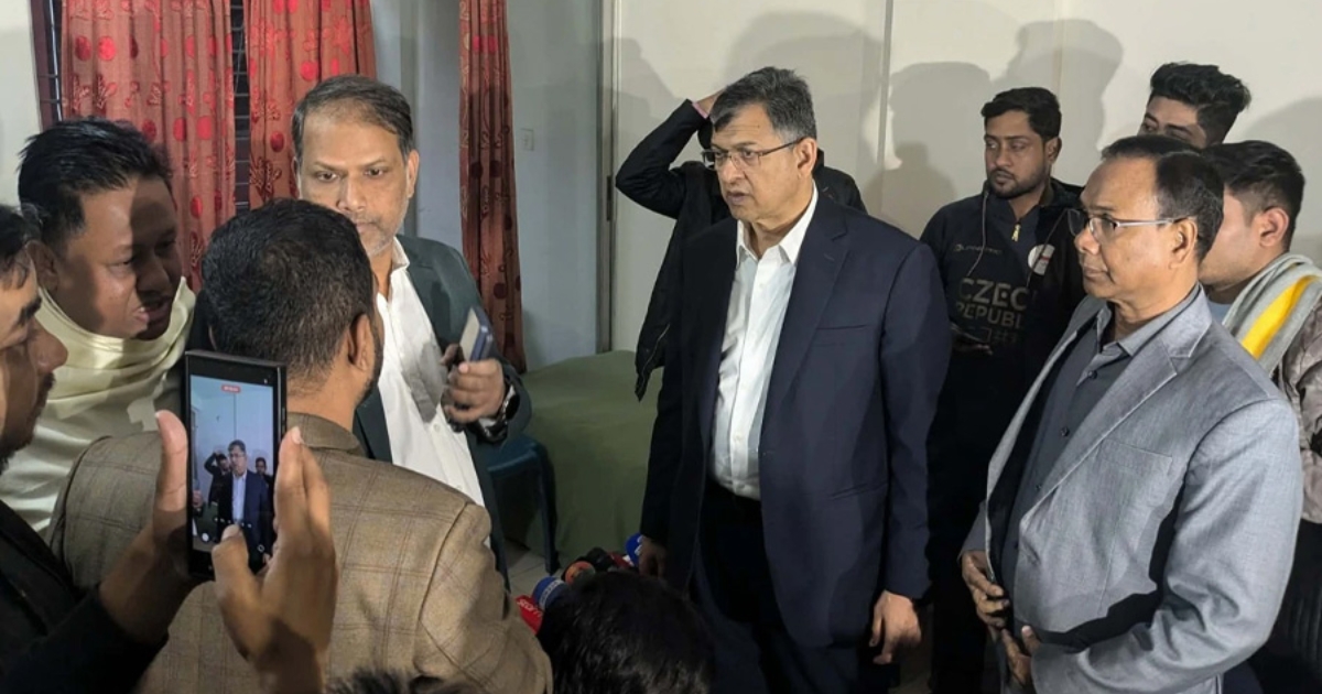 মুসাব্বিরের বাসায় সালাহউদ্দিন আহমেদ