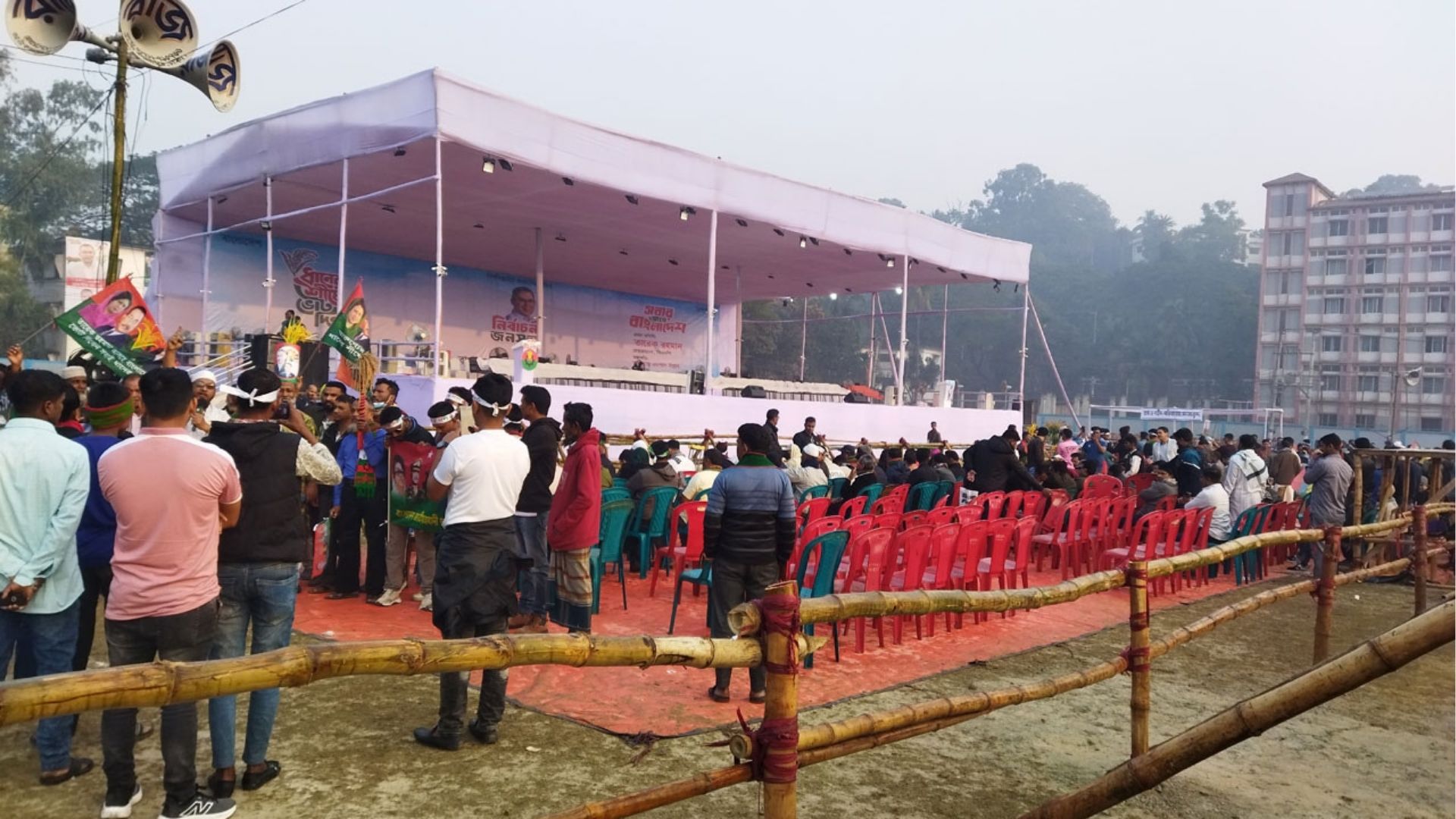 চট্টগ্রামে তারেক রহমানের সমাবেশ, জড়ো হচ্ছেন নেতাকর্মীরা