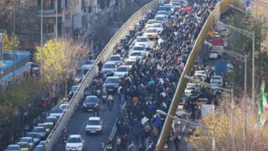 অর্থনৈতিক বিপর্যয়ে জনরোষে উত্তাল ইরান, সংঘর্ষে নিহত ৬