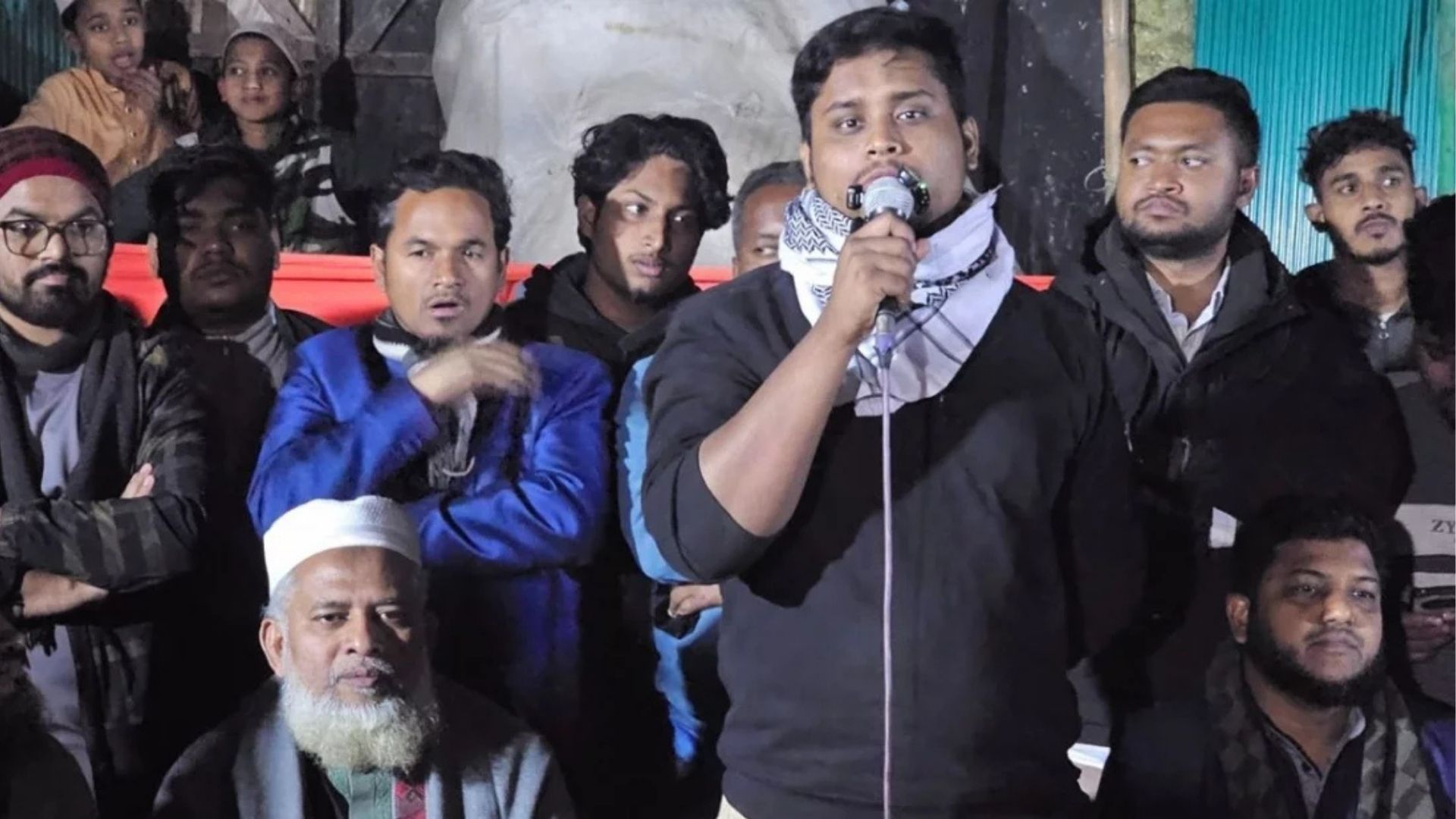 নিজেরই ব্যাংকের টাকা দেয়ার মুরোদ নাই আবার আসছে জনসেবা করতে: হাসনাত