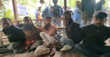 সুন্দরবনে ডাকাত দলের হাতে জিম্মি পর্যটক উদ্ধার ৩, ডাকাতসহ ৬ জন আটক