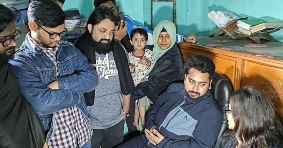 ৫ আগস্টের পর কারা চাঁদাবাজি করছে জাতি জানে, প্রকৃত চাঁদাবাজি আড়াল করতেই জুলাই যোদ্ধাদের হয়রানি: নাহিদ