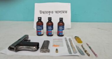 মুন্সিগঞ্জে পরিত্যক্ত অবস্থায় অস্ত্র ও মাদক উদ্ধার