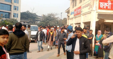 টঙ্গীতে পোশাক কারখানায় আবারও শতাধিক শ্রমিক অসুস্থ, হাসপাতালে ভর্তি