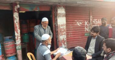 বেশী দামে বোতলজাত এলপিজি বিক্রি করায় জরিমানা