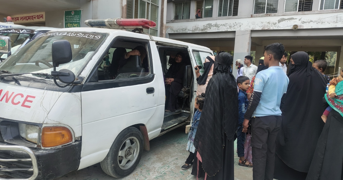লালমোহনে গৃহবধূর ঝুলন্ত লাশ উদ্ধার, হত্যার অভিযোগ স্বজনদের