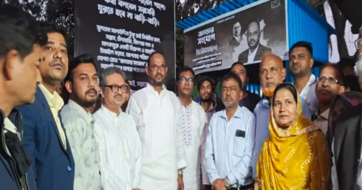 টাঙ্গাইল-৫ আসনে ভোটারদের সঙ্গে সরাসরি যোগাযোগে সালাউদ্দিন টুকুর ‘জনতার সংযোগ’ ফোন বুথ