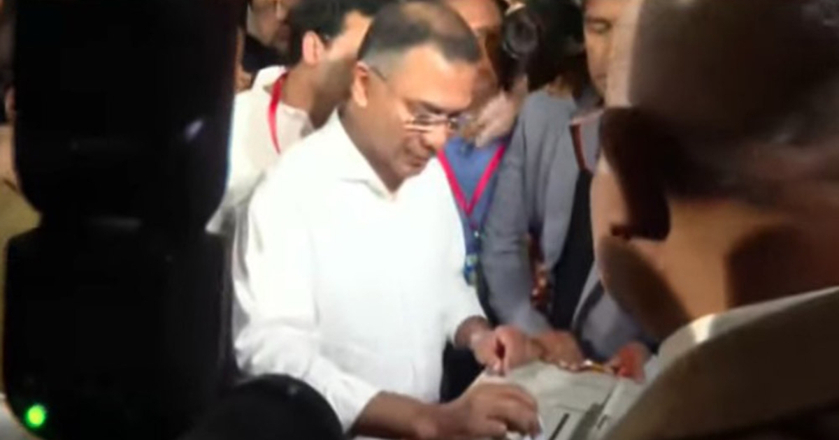 ত্রয়োদশ জাতীয় সংসদ নির্বাচনে ভোট দিলেন তারেক রহমান