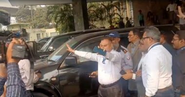 ড. আহসান এইচ মনসুর বেরিয়ে যাওয়ার পর বের করে দেওয়া হলো তার উপদেষ্টাকেও