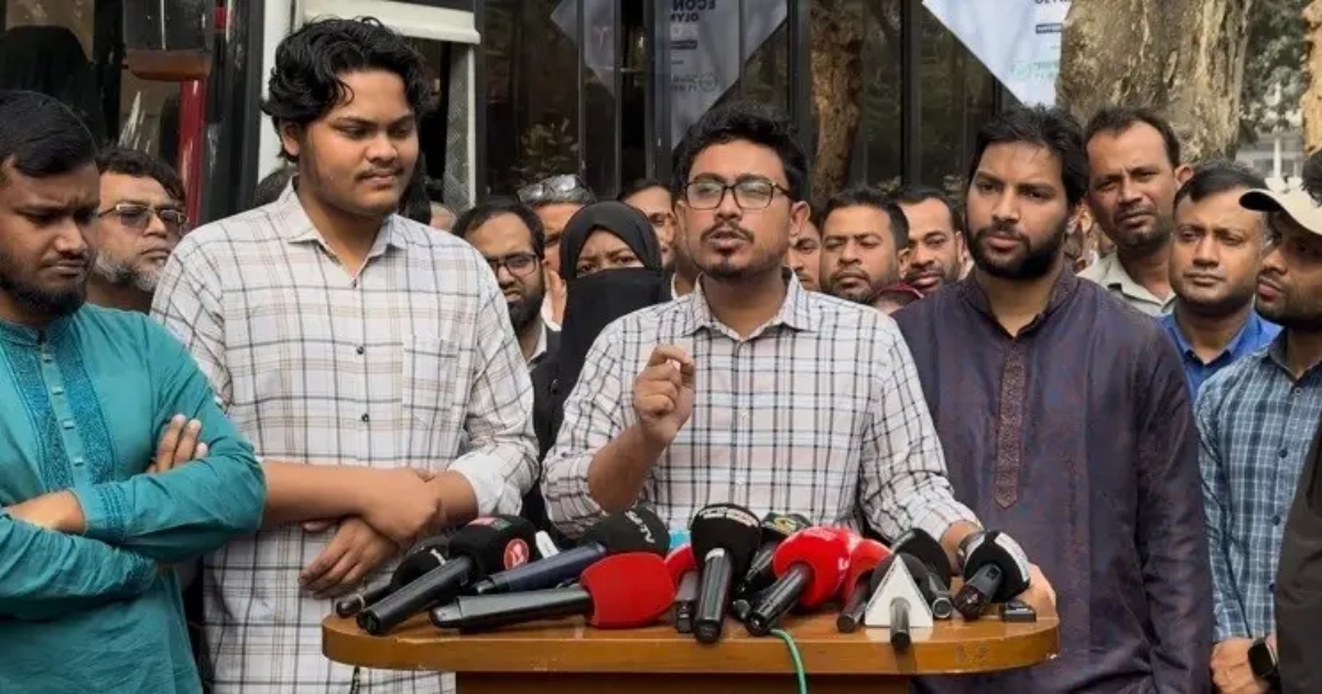 ঢাবি শিক্ষার্থীদের জন্য কুমিল্লা রুটে বাস সার্ভিস চালু করলো ডাকসু