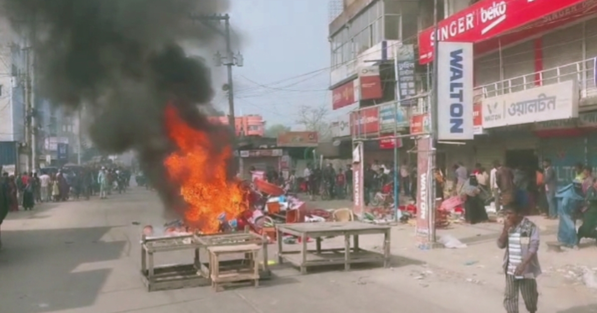 নির্মাণাধীন মার্কেট দখলকে কেন্দ্র করে সংঘর্ষ, মুন্সিগঞ্জে নিহত ১ আহত অন্তত ৮