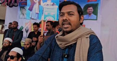 ফ্যামিলি কার্ড নয়, চাঁদাবাজ ঠেকানোর কার্ড দিন : সারোয়ার তুষার