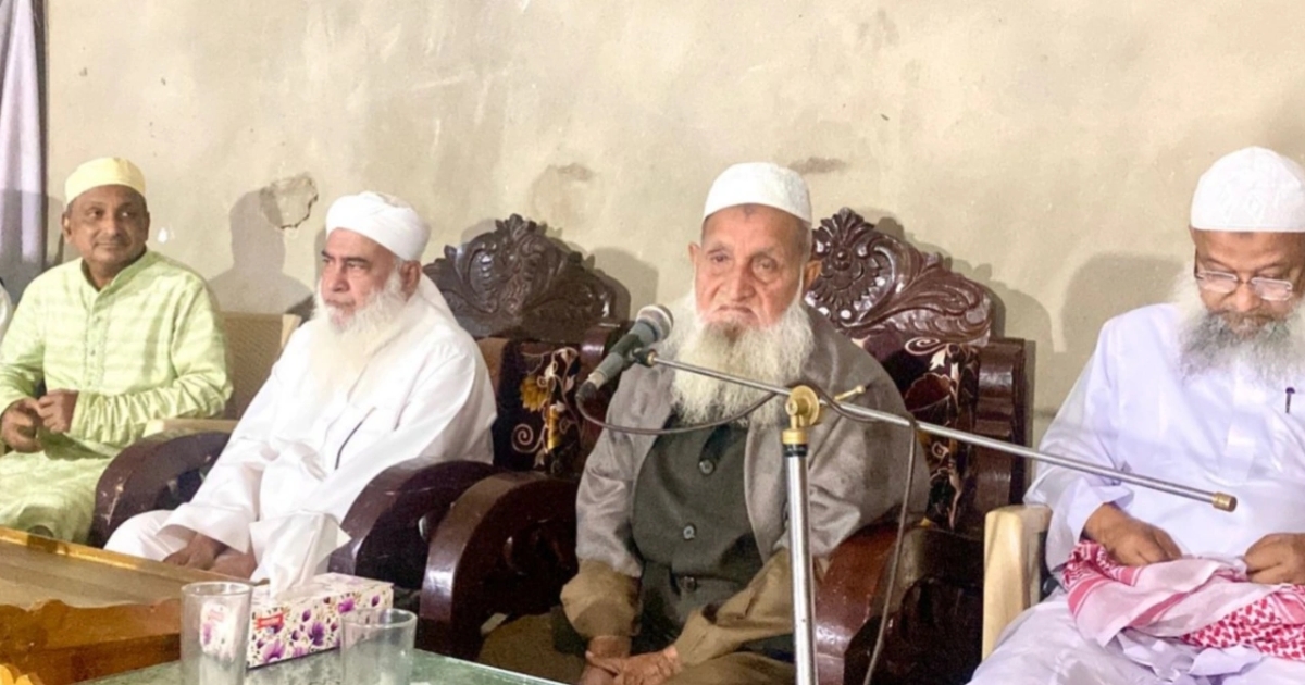 বিএনপি প্রার্থীকে সমর্থন দিলেন হেফাজত আমির