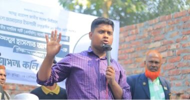 যে লোকটা নিজে চাঁদাবাজি করে সেই লোকটাও চায় তার সন্তানটা ভালো সমাজে বেড়ে উঠুক, শরমে কইতে পারে না  : হাসনাত আব্দুল্লাহ