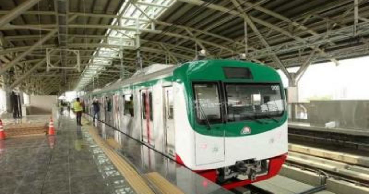 শাহবাগ ও ঢাকা বিশ্ববিদ্যালয় স্টেশনে থামছে না মেট্রো ট্রেন