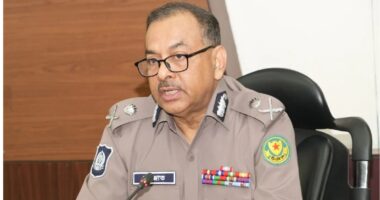 ইনকিলাব মঞ্চের নেতাকর্মীদের সঙ্গে সংঘর্ষে ১৬ পুলিশ সদস্য আহত : ডিএমপি কমিশনার