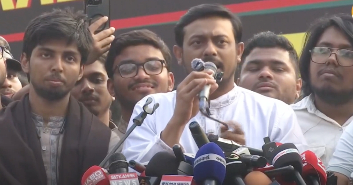 ‘মোবাইল যেহেতু নিষিদ্ধ করা হয়েছে, তাই ক্যাননের মতো ক্যামেরা নিয়ে ভোটকেন্দ্রে যাবেন’: নাসীরুদ্দীন পাটওয়ারী