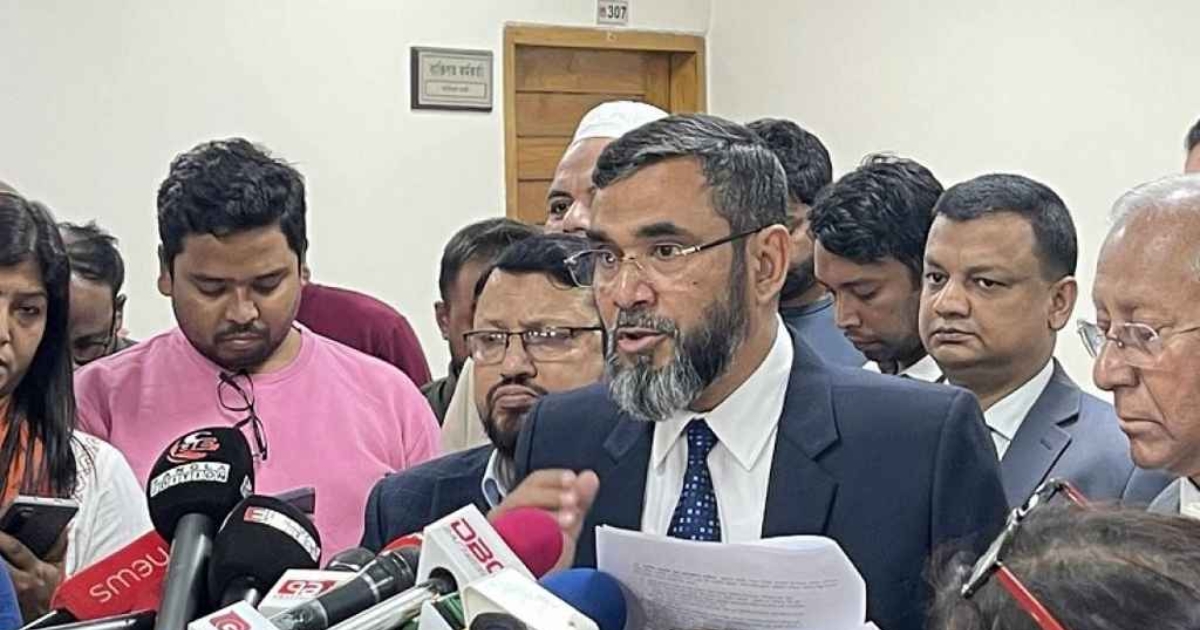 নির্বাচনের দিন সাংবাদিক ও পর্যবেক্ষকদের মোবাইল ফোন নিয়ে ভোটকেন্দ্রে প্রবেশে কোনো বাধা নেই : ইসি সানাউল্লাহ