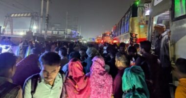 নির্বাচনী ছুটিতে সড়কে চাপ, যাত্রী ভোগান্তি, বাড়তি ভাড়া আদায়ের অভিযোগ