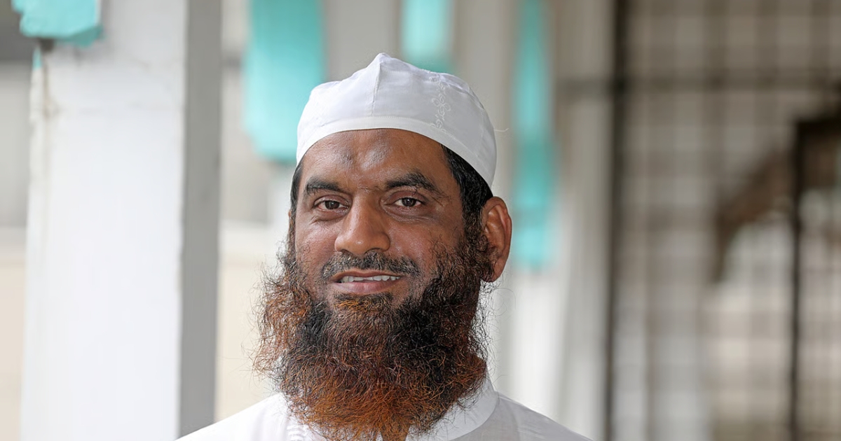 ঢাকা-১৩ আসনে ১২৩৫ ভোট পেয়ে এগিয়ে মামুনুল হক