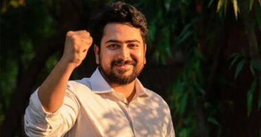 ঢাকা-১১ আসনে এনসিপির আহ্বায়ক নাহিদ ইসলাম বিজয়ী হয়েছেন, আলহামদুলিল্লাহ