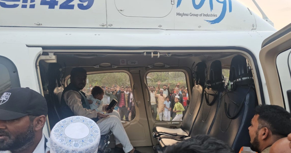 বিজয়ী হয়ে হেলিকপ্টারে ঢাকায় ফিরলেন নুরুল হক নুর