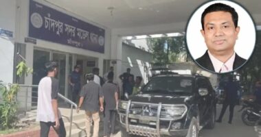 বিশৃঙ্খলা সৃষ্টি করায় ৫ ছাত্রদল কর্মীকে পুলিশে দিলেন নবনির্বাচিত এমপি